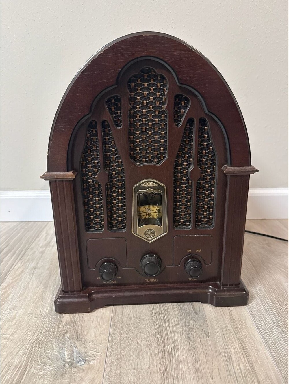 General Electric GE Reproduction Model No 7-4100JA Cathedral AM/FM Radio Wood